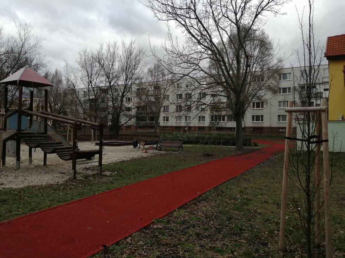 Ubytovanie Emily Dunajská Streda Exteriör bild